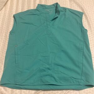 Surgical green Rafaela style Figs top